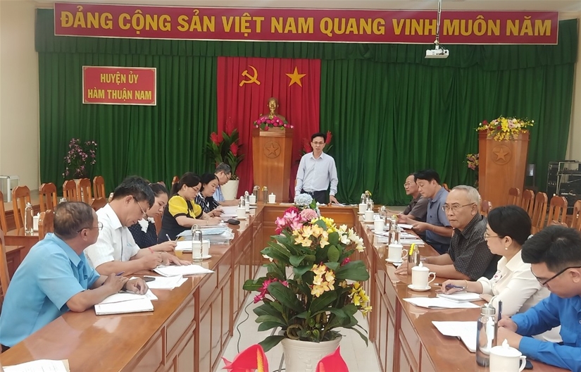Làm việc với Ban Thường vụ Huyện ủy Hàm Thuận Nam.